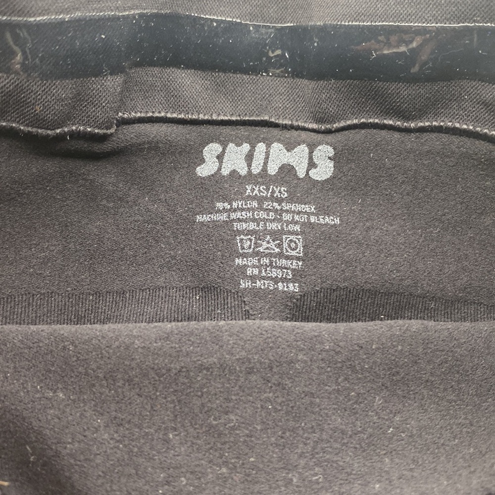 NWOB SKIMS SCULPTING SHORT MID THIGH - Picture 4 of 5